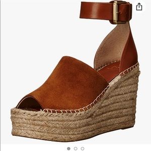 Barely used Marc Fisher Platform Sandals